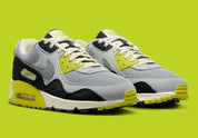  Chaussure de rue air max 90 patta jaune noir , grise , semelle confortable , vue de 3/4 