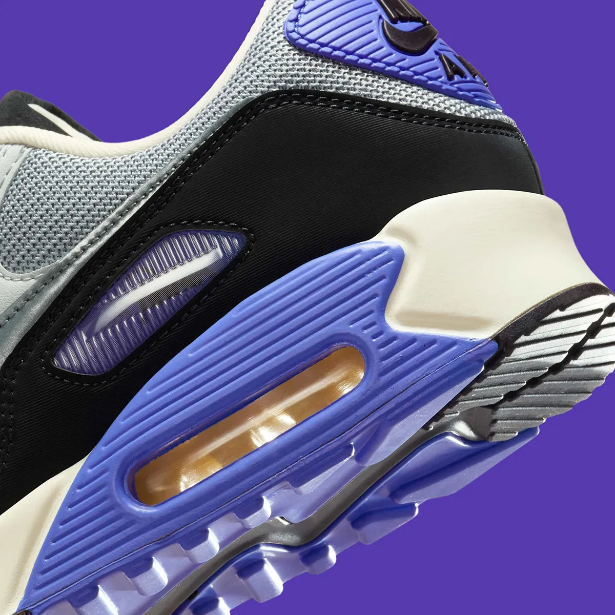 chaussure de rue air max 90 patta bleu , noir , gris , semelle confortable , vu de coté