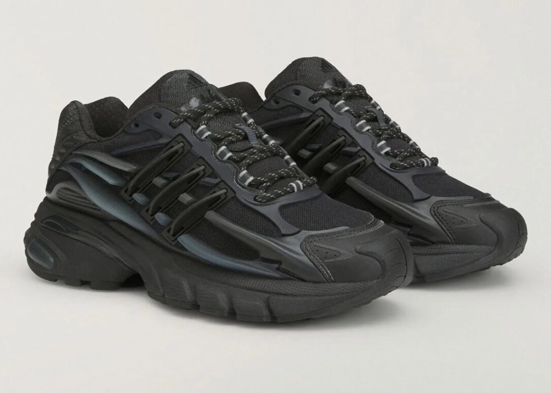 Sneakers adidas Adistar Jellyfish Pharrell Williams Triple Black avec mesh respirant et amorti Adistar réactif premium