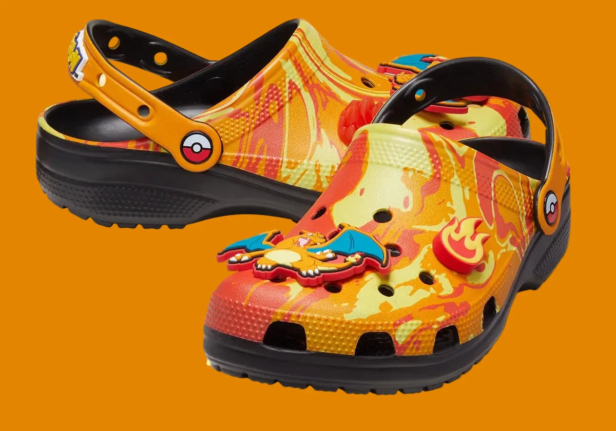 Crocs Classic Clog Pokémon Charizard inspirées de Dracaufeu, avec design exclusif, bride pivotante et semelle légère en résine Croslite™.