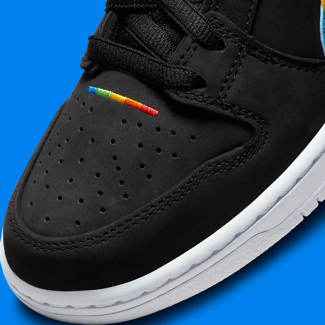 Sneakers Nike SB Dunk Low Polaroid – collaboration exclusive Nike x Polaroid, vue de face avant