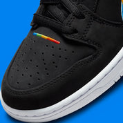 Sneakers Nike SB Dunk Low Polaroid – collaboration exclusive Nike x Polaroid, vue de face avant