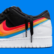 Sneakers Nike SB Dunk Low Polaroid – collaboration exclusive Nike x Polaroid, vue zoomer arrière 