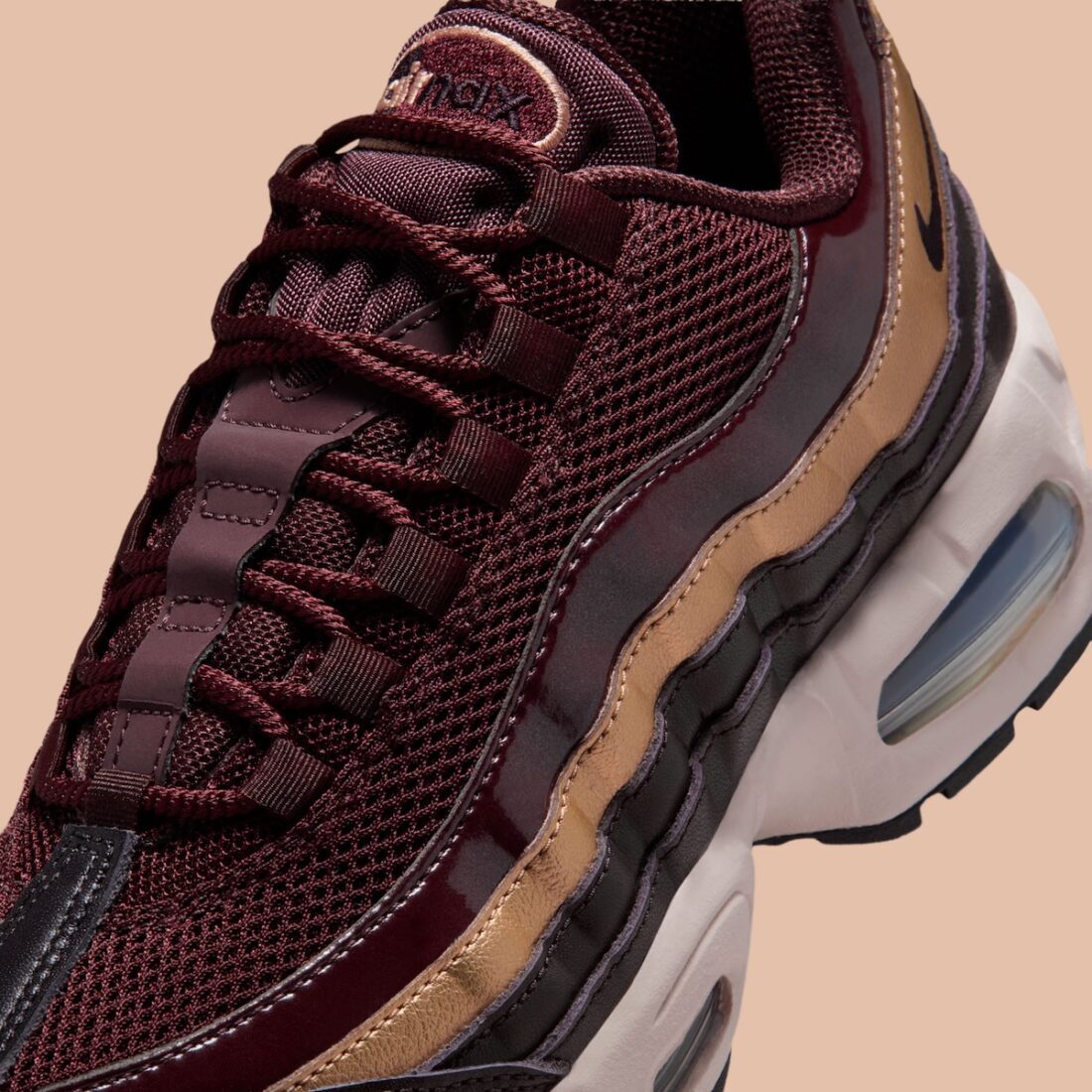 Sneakers Nike Air Max 95 SE Big Bubble Burgundy Crush bordeaux en matières premium avec amorti Air Max visible et design iconique. Zoom avant 