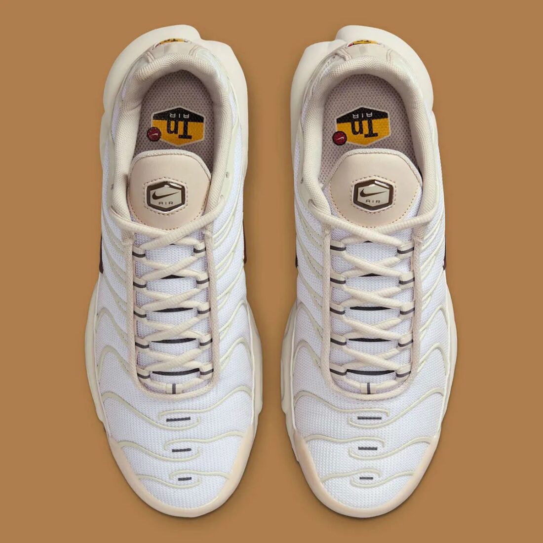 Nike Air Max Plus SE Light Orewood Brown d’occasion, mesh beige clair, empiècements techniques, technologie Tuned Air, sneaker en bon état général.