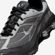 Nike Shox Ride 2 Light Graphite grises avec amorti Nike Shox et design rétro-running.
