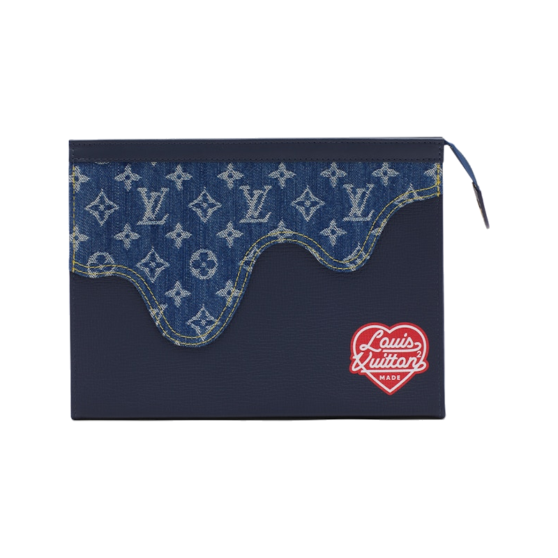 Louis Vuitton x Nigo Pochette Voyage MM Monogram Blue, pochette Louis Vuitton bleue au format MM avec motif Monogram, issue de la collaboration avec Nigo.