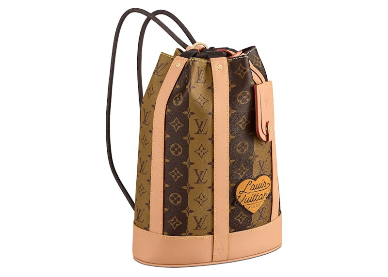 Louis Vuitton x Nigo Randonnée Messenger Monogram Stripes Brown, sac messenger Louis Vuitton marron en Monogram avec détails Stripes et bandoulière, issu de la collaboration Nigo.