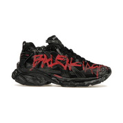 Balenciaga Runner Graffiti Black Red avec tige en mesh respirant, empiècements en cuir et matières synthétiques noirs et rouges, détails graffiti et semelle épaisse en caoutchouc.
