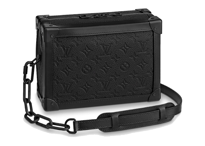 Louis Vuitton Soft Trunk Monogram Embossed Black, sac messenger en cuir Taurillon noir avec Monogram embossé, coins renforcés et bandoulière.