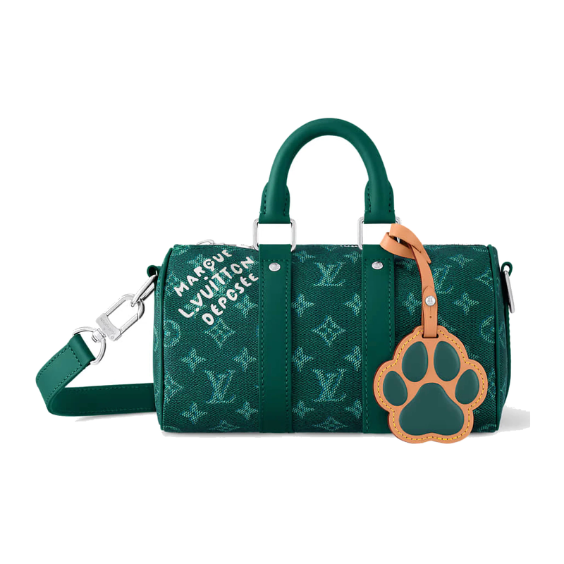 Louis Vuitton Keepall Bandoulière 25 Green en cuir de veau Monogram embossé vert avec poignées roulées, bandoulière réglable et amovible, fermeture zippée à double curseur et finitions métalliques.