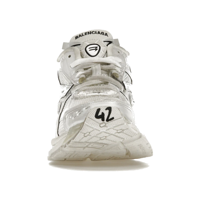 Découvrez la Balenciaga Runner Leather Free White, une sneaker premium sans cuir inspirée du running vintage, avec un design déstructuré et un coloris blanc intemporel.
