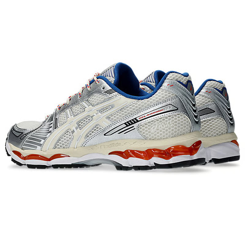 ASICS Gel-Kayano 12.1 Ronnie Fieg Knicks en mesh bleu, orange et blanc avec amorti GEL, détails premium et design rétro-running collector.