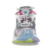 Découvrez la Balenciaga Runner Grey Multi, une sneaker premium inspirée du running vintage, avec un design déstructuré et un élégant coloris gris rehaussé de détails multicolores.