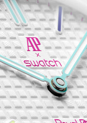 Swatch x Audemars Piguet Royal Pop Huit Blanc SSX03W100N, montre mécanique blanche en Bioceramic avec cadran Petite Tapisserie et lunette octogonale.