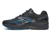 Image de la Saucony ProGrid Omni 9 Glowaconstrictor Black, sneaker noire en mesh avec renforts iridescents style reptile et semelle technique ProGrid.