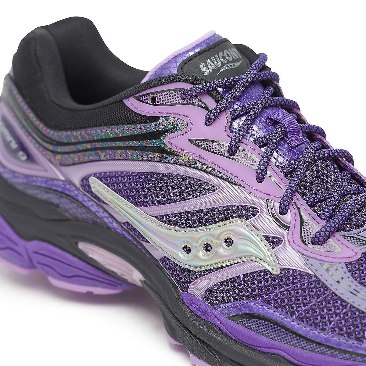 saucony progrid 9 violet et noir confortable vue de coté extérieur 