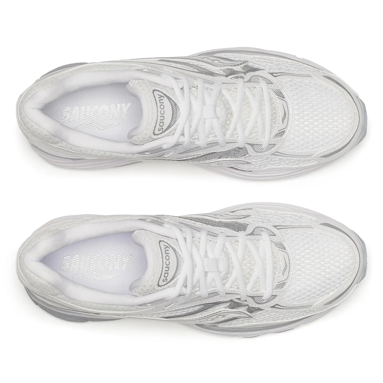 Saucony ProGrid Omni 9 Sauctop White Silver, sneaker Saucony blanche et argentée avec construction multicouche et silhouette running rétro Y2K vue du dessus. 