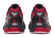 Sneakers Saucony ProGrid Omni 9 Saint-Valentin en mesh respirant avec superpositions rouges et roses et technologie ProGrid.