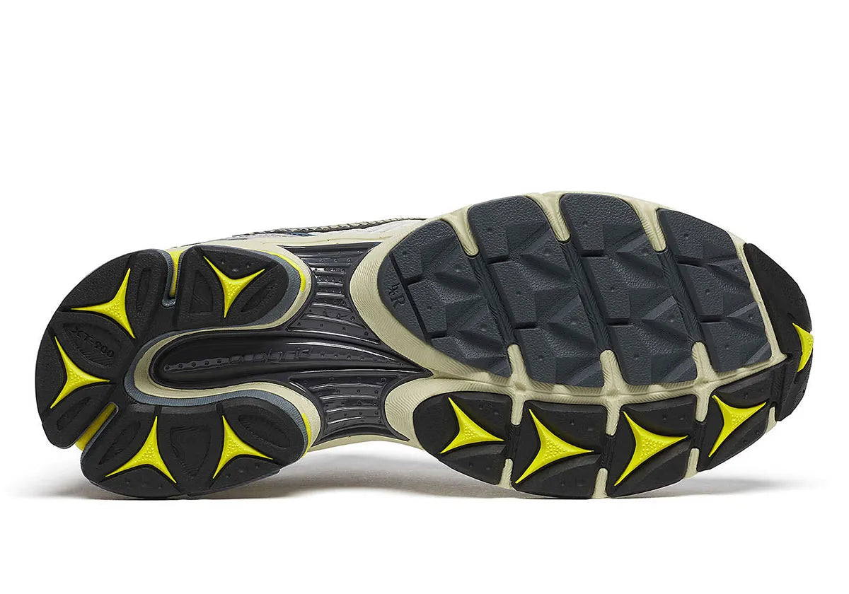 Saucony ProGrid Triumph 4 Ice Orion Blue en mesh blanc avec superpositions bleu glacé et amorti ProGrid