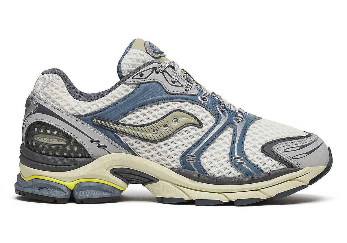 Saucony ProGrid Triumph 4 Ice Orion Blue en mesh blanc avec superpositions bleu glacé et amorti ProGrid