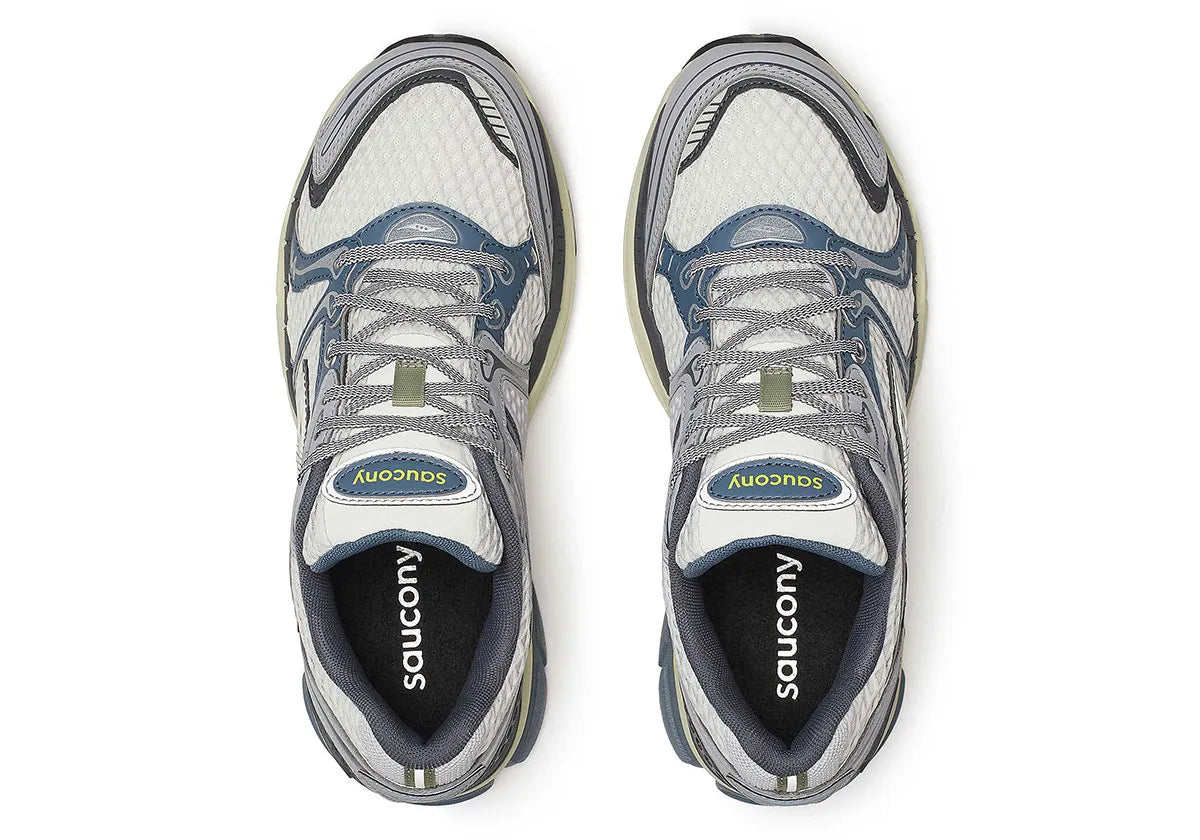 Saucony ProGrid Triumph 4 Ice Orion Blue en mesh blanc avec superpositions bleu glacé et amorti ProGrid