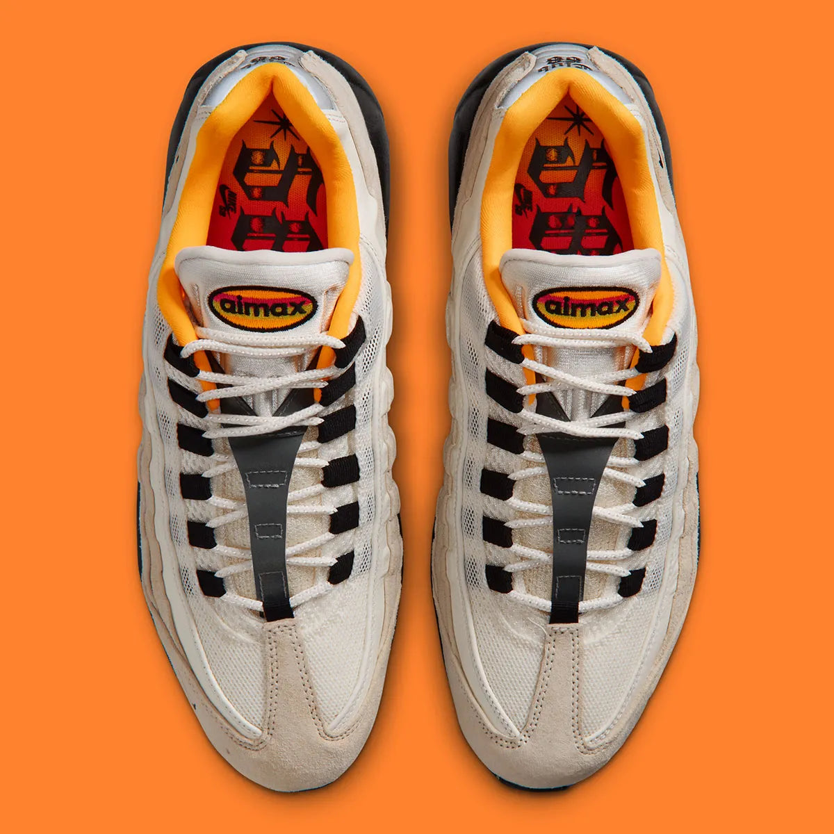 Nike SB Air Max 95 World Cup Pack Sail avec tige multicouche claire, panneaux ondulés structurés, amorti Nike Air visible et semelle extérieure en caoutchouc.