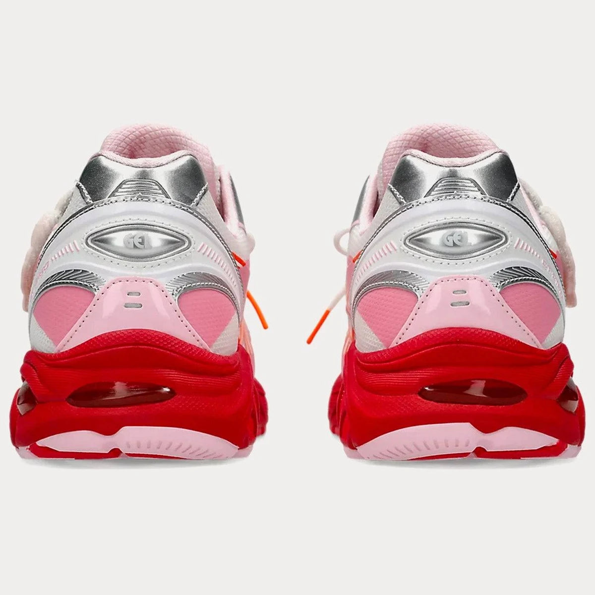 Sneaker ASICS GT-2160 Cecilie Bahnsen Habanero rouge avec mesh technique, détails floraux et amorti GEL premium.