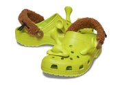 Crocs Classic Clog DreamWorks Shrek inspirées de l'univers de Shrek, avec design exclusif, bride pivotante et semelle légère en résine Croslite™.