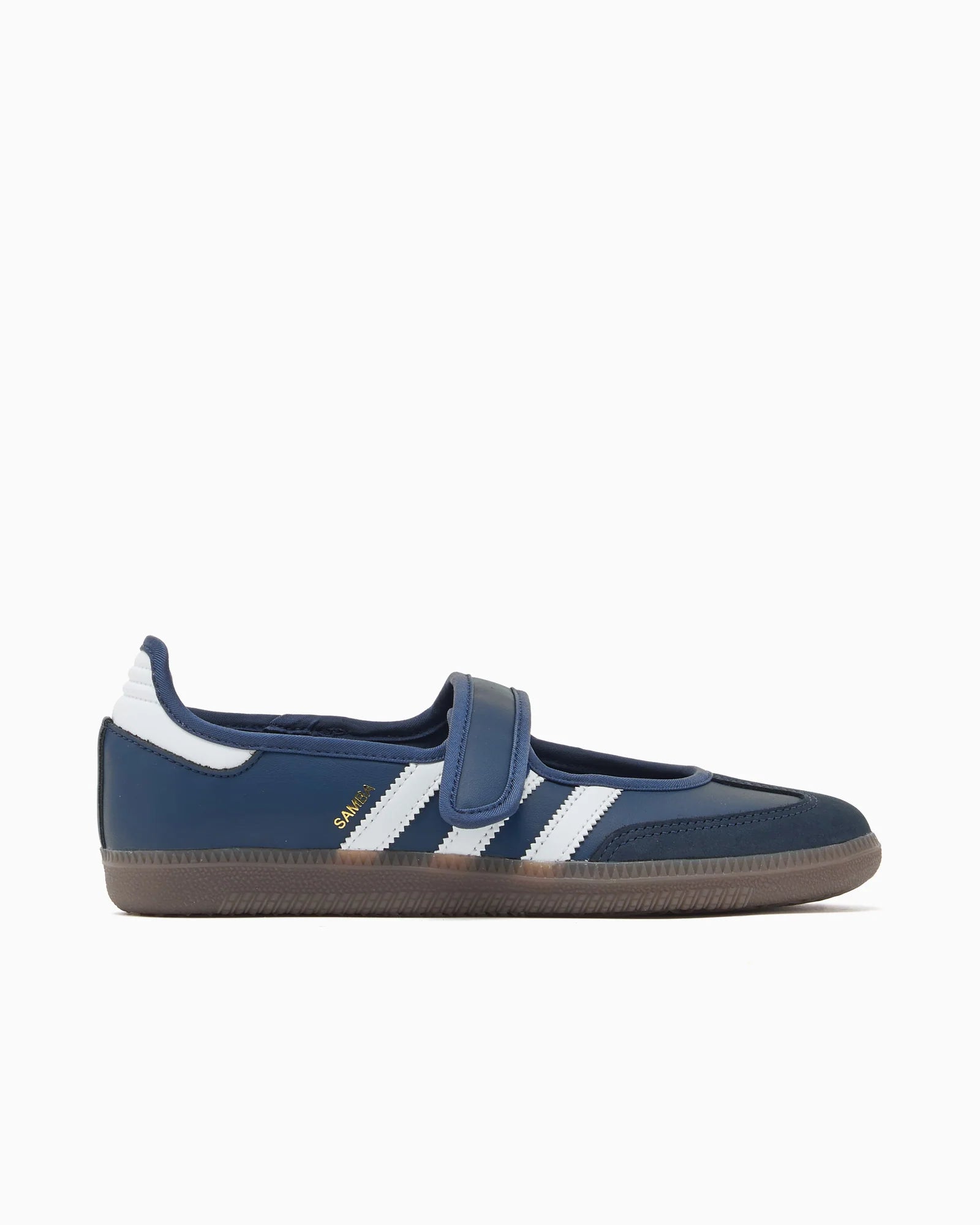 Adidas Samba Jane Crew Navy White en cuir bleu marine et blanc avec bride Mary Jane et semelle gomme rétro emblématique. vue de profil