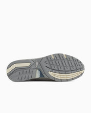 Sneaker New Balance 992 Made in USA Shadow Grey en suède gris premium et mesh respirant avec amorti ABZORB et SBS.