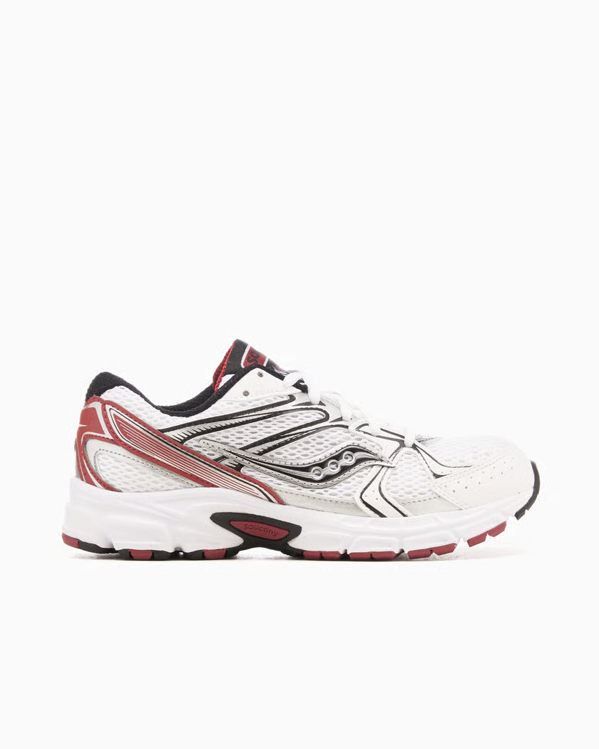 Saucony Grid Ride Millennium blanche avec détails argent et rouges, mesh respirant et amorti GRID.Vue de coté 
