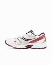 Saucony Grid Ride Millennium blanche avec détails argent et rouges, mesh respirant et amorti GRID.
Vue de coté intérieur 