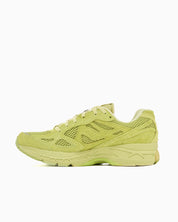 Sneaker Saucony ProGrid Guide 7 3sixteen Lime en mesh et suède premium vert avec amorti ProGrid et détails rétro-running raffinés.