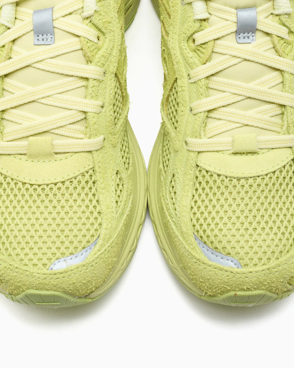 Sneaker Saucony ProGrid Guide 7 3sixteen Lime en mesh et suède premium vert avec amorti ProGrid et détails rétro-running raffinés.