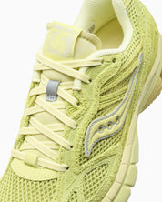 Sneaker Saucony ProGrid Guide 7 3sixteen Lime en mesh et suède premium vert avec amorti ProGrid et détails rétro-running raffinés.