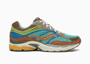 Saucony ProGrid Omni 9 x Sneaker Politics Sportsman’s Paradise, sneaker collaborative au design running rétro et aux tonalités naturelles inspirées de la Louisiane vue  de profil. 