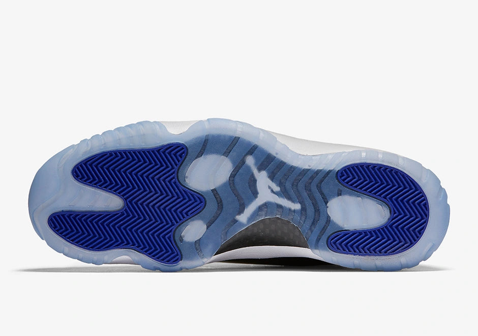 Jordan 11s space jam semelle