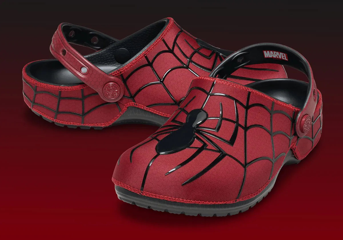 Crocs Classic Clog Marvel Spider-Man Neo inspirées de Spider-Man, avec design exclusif, bride pivotante et semelle légère en résine Croslite™.