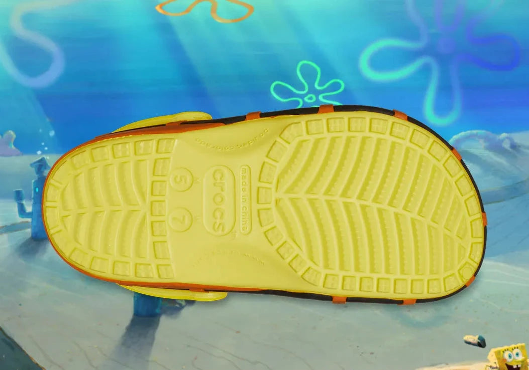 Découvrez les Crocs Classic Clog SpongeBob SquarePants, une édition spéciale inspirée de Bob l'Éponge, alliant design emblématique et confort signature Crocs.