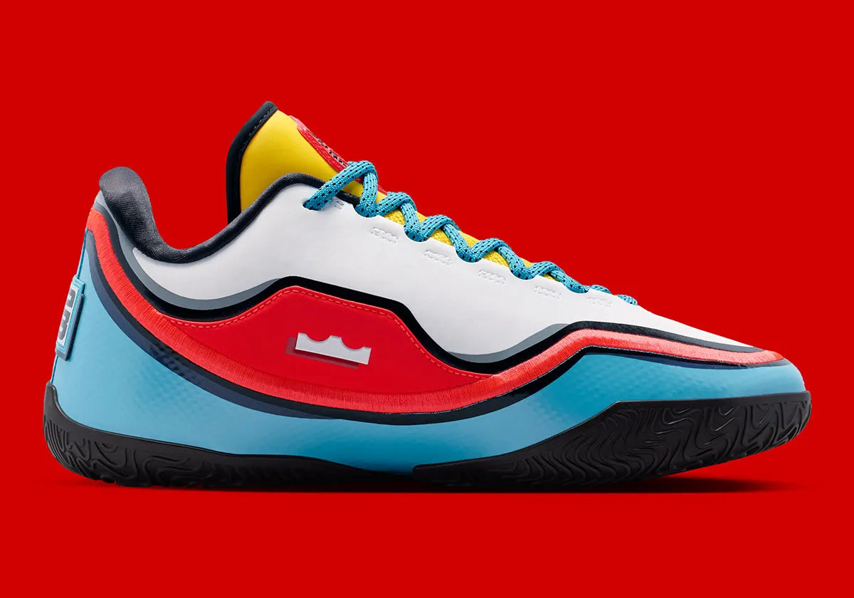 Nike LeBron 23 Stewie avec tige technique multicouche aux couleurs vives contrastées, renforts structurés, amorti protecteur et semelle en caoutchouc à traction multidirectionnelle.