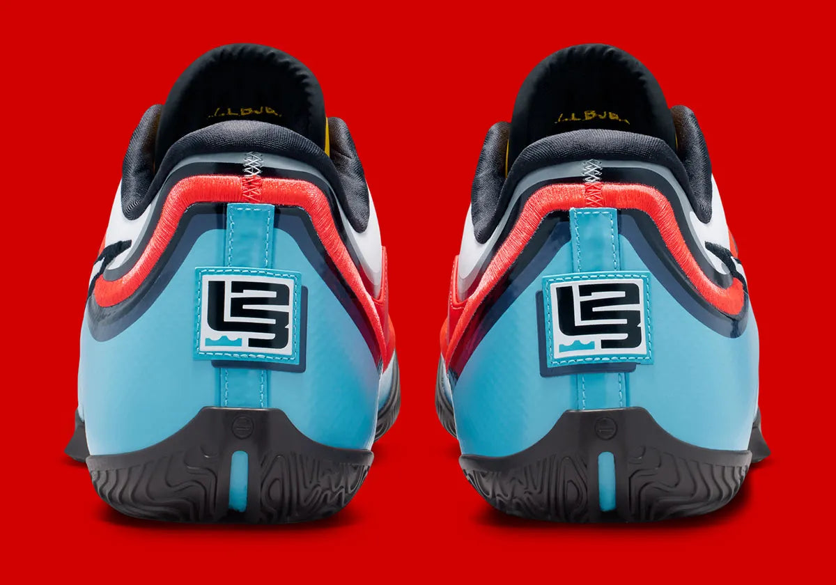 Nike LeBron 23 Stewie avec tige technique multicouche aux couleurs vives contrastées, renforts structurés, amorti protecteur et semelle en caoutchouc à traction multidirectionnelle.