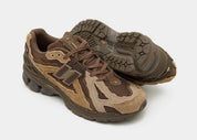Sneaker New Balance 1906D en mesh beige, suède brun premium, finition brute Protection Pack, amorti ABZORB et N-ergy, édition exclusive size?