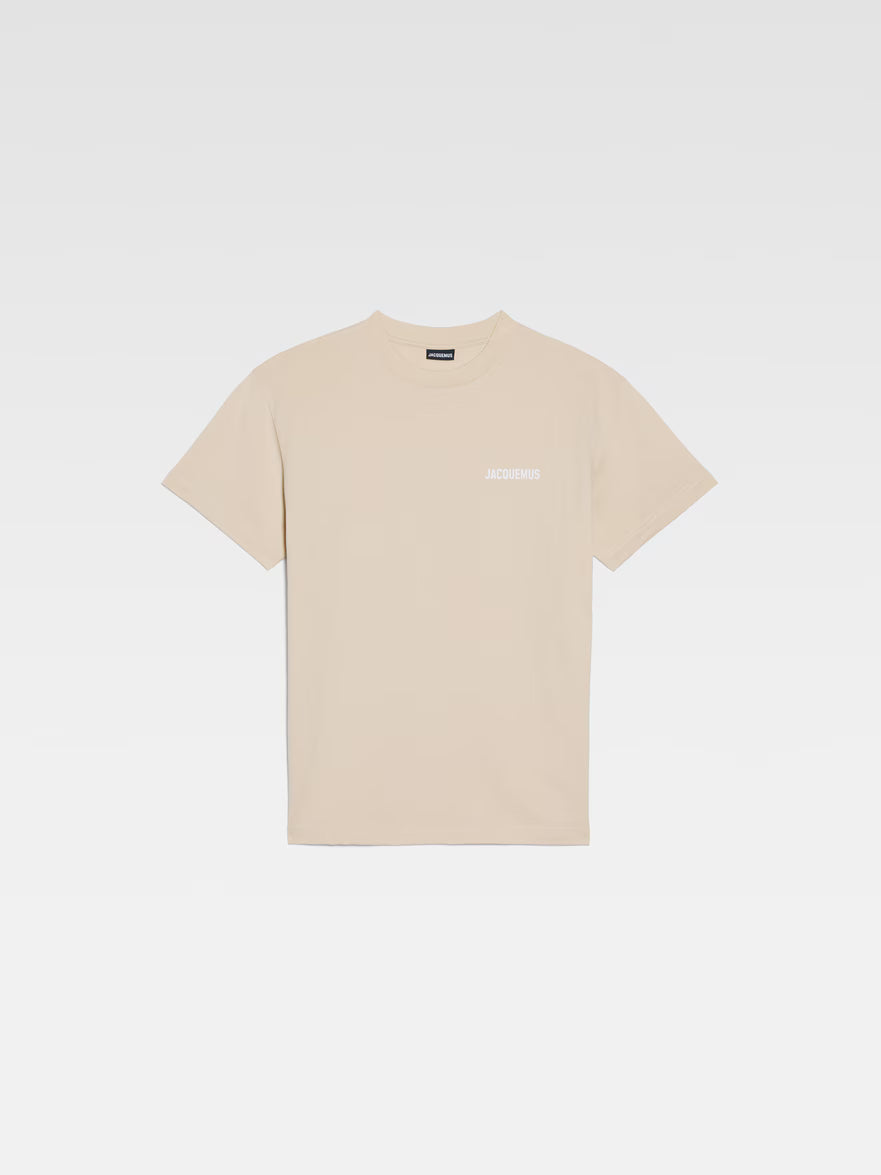 TEE SHIRT JACQUEMUS BEIGE A LOGO IMPRIME BLANC SUR LE COEUR