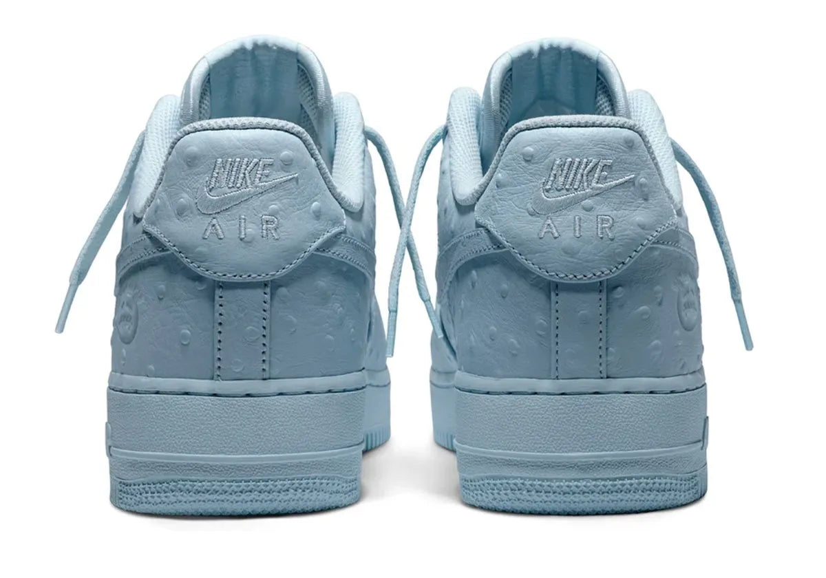 Nike Air Force 1 Low '07 Travis Scott Ice Blue en cuir effet autruche bleu clair, coloris Ice Blue et Celestine Blue.