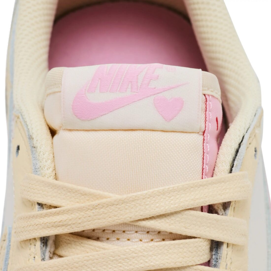 Air Jordan 1 Retro Low OG SP Travis Scott Shy Pink