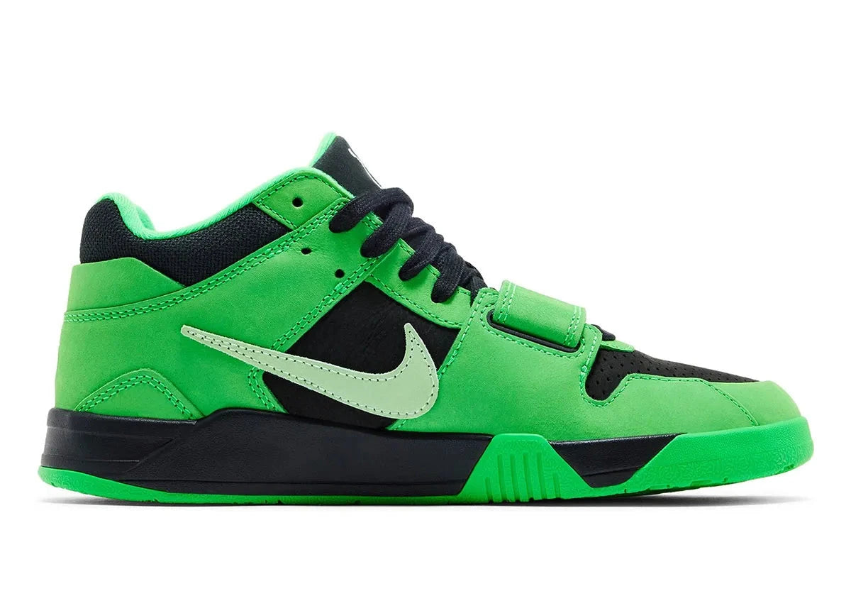 Sneaker Jordan Jumpman Jack TR Travis Scott verte Green Spark en mesh et matériaux premium avec semelle amortissante et design signature