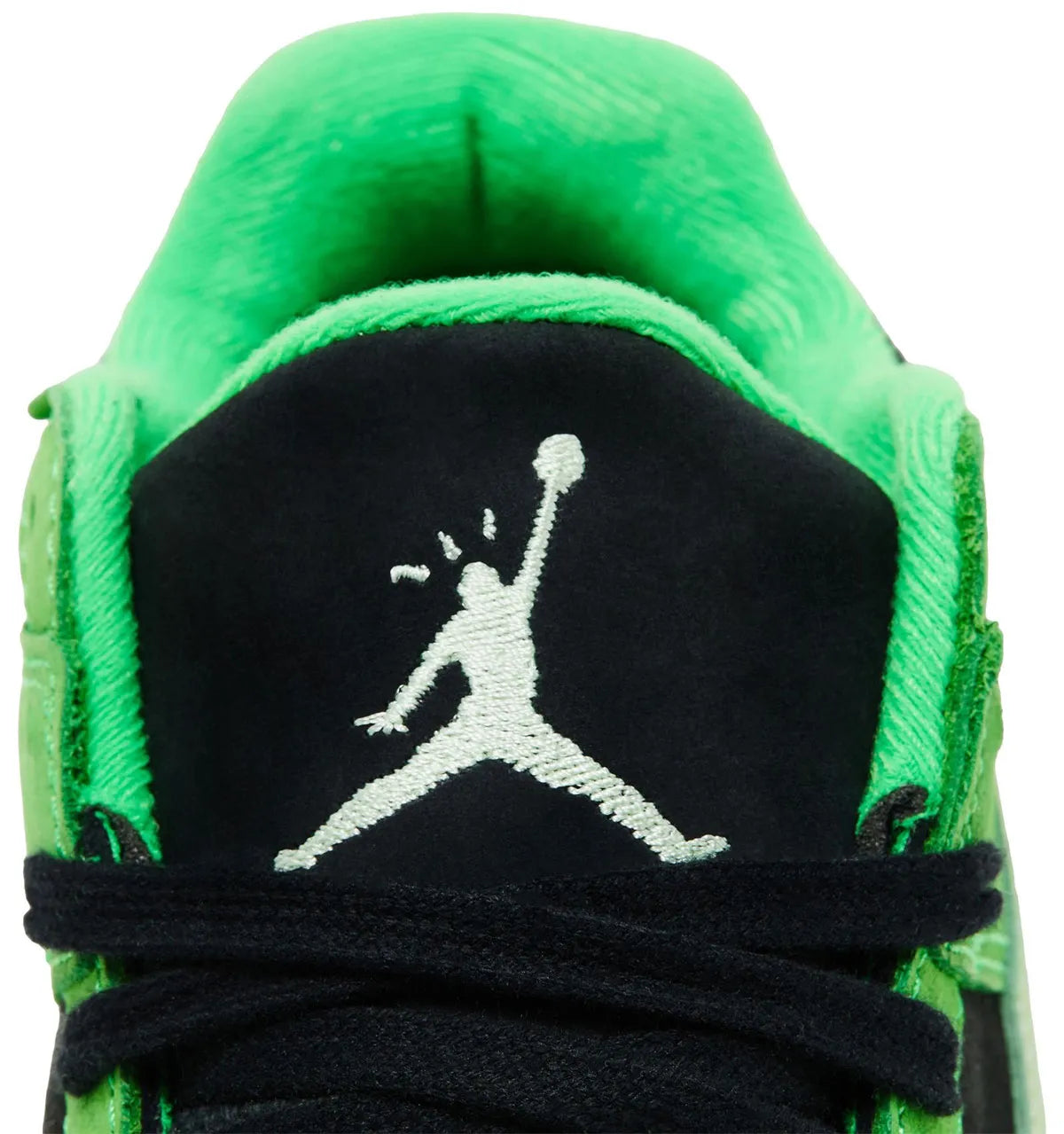 Sneaker Jordan Jumpman Jack TR Travis Scott verte Green Spark en mesh et matériaux premium avec semelle amortissante et design signature