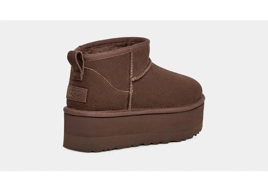 UGG Classic Ultra Mini Platform Burnt Cedar en suede brun avec intérieur UGGplush™ et semelle plateforme Treadlite.