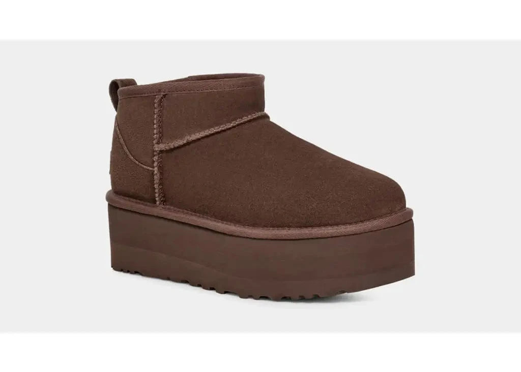 UGG Classic Ultra Mini Platform Burnt Cedar en suede brun avec intérieur UGGplush™ et semelle plateforme Treadlite.
